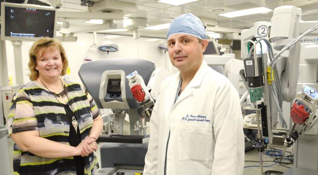Elaine Fisher gets a close-up look at the da Vinci surgical system which was used in a robotic ventral rectopexy surgery for the first time in Canada at London Health Sciences Centre. Elaine’s surgery was performed by LHSC colorectal surgeon Dr. Nawar Alkhamesi.