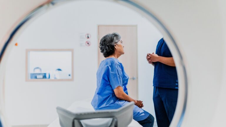 Researchers find link between psychosocial stress and early signs of heart inflammation in women